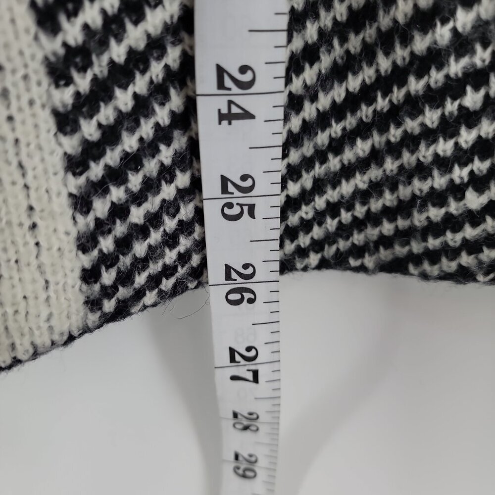 DKNY Black & Ivory Buffalo Check Knit Sweater | Cozy Statement Pullover | Size L - Picture 7 of 8